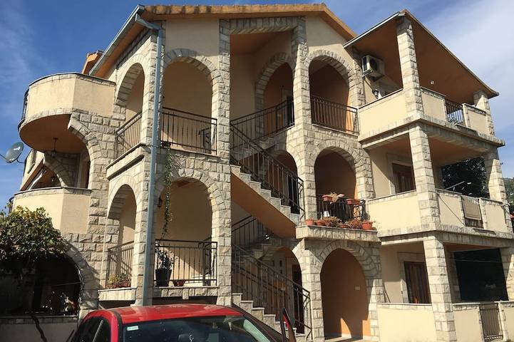 Apartament wakacyjny dla 3 osób, zwierzęta dozwolone w Tivat
