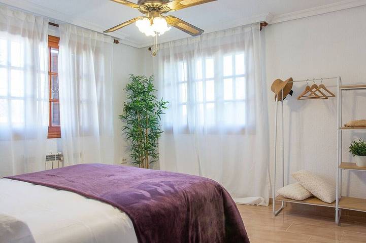 Location de vacances pour 12 personnes, avec balcon et jardin à Sant Joan d'Alacant - 3