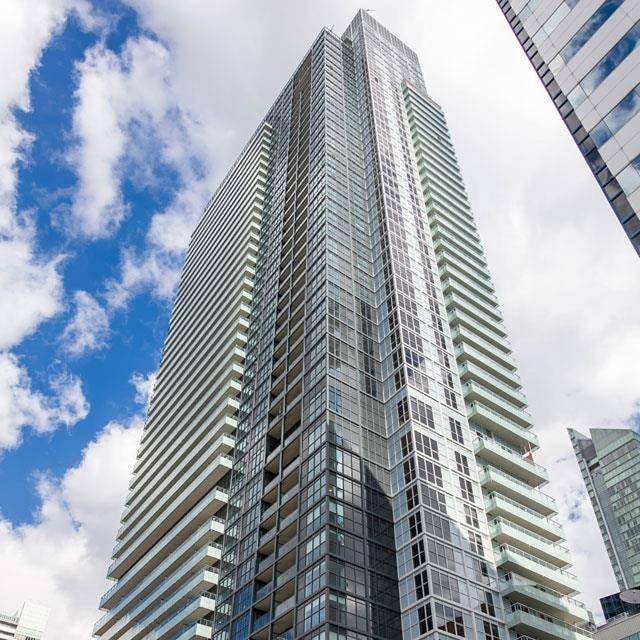 Appartamento intero, Luxury condo on Cn Tower in Toronto, Lago Ontario (Kanada)