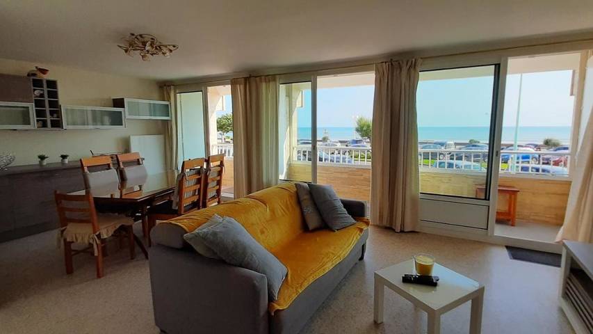 Gîte pour 6 personnes, avec balcon et vue dans Casino La Pastourelle