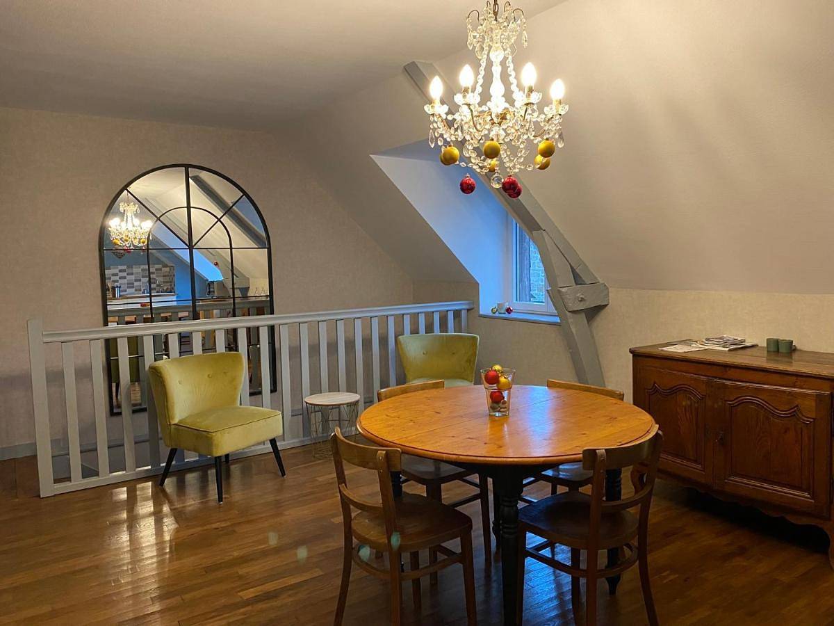Appartement entier, Auprès de mon arbre in Pontmain, Mayenne