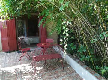 Gîte pour 2 personnes, avec terrasse, animaux acceptés dans le Puy-de-Dôme
