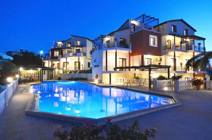 Ferienwohnung für 2 Personen, mit Pool und Garten sowie Ausblick - 1