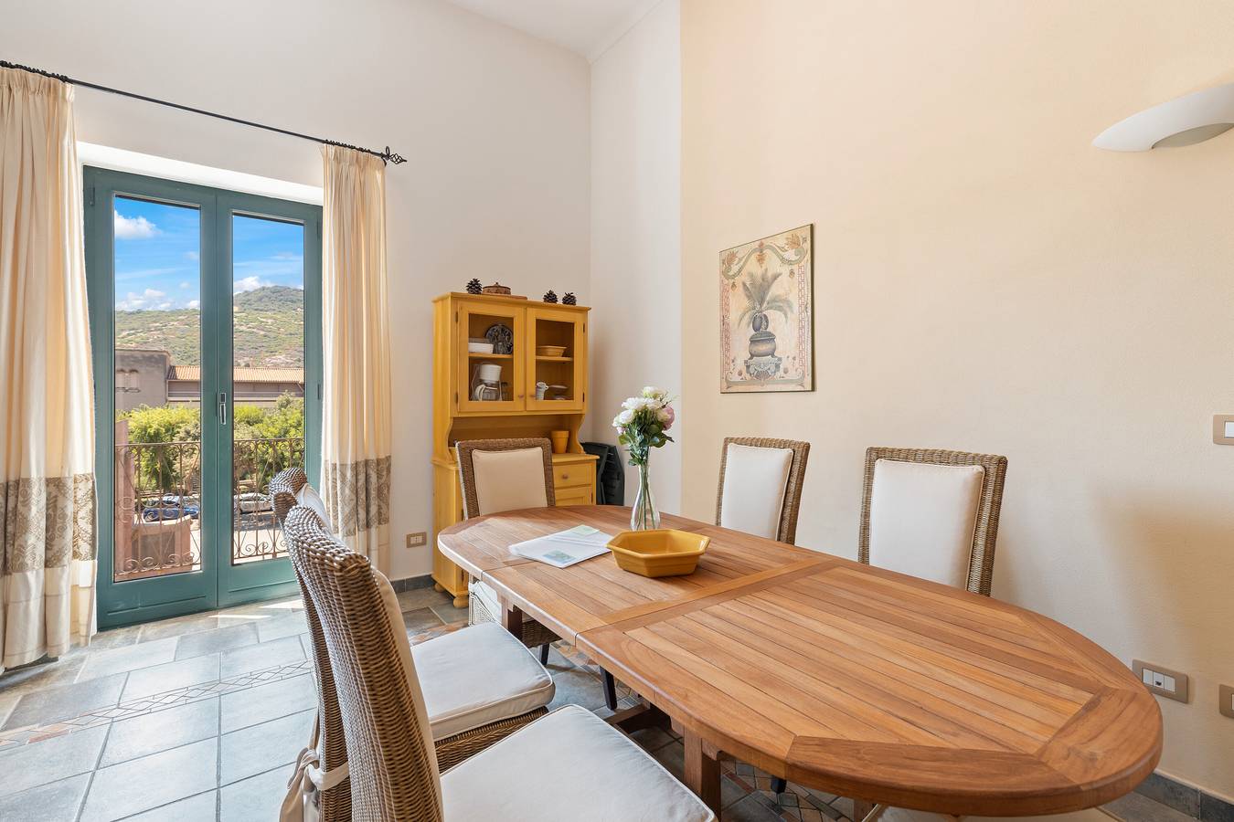 Entire apartment, Apartment 'Color Sabbia' with Balcony, Wi-Fi and Air Conditioning in Bosa, Planargia