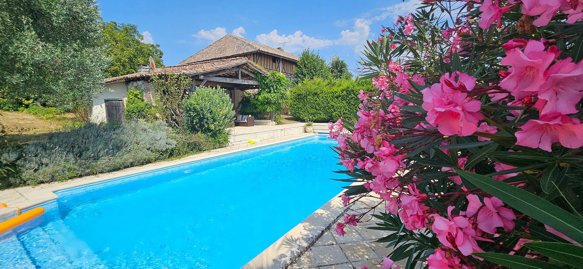 Encantador gîte con piscina privada en el campo francés in Saint-Étienne-de-Fougères, Región de Villeneuve-sur-Lot