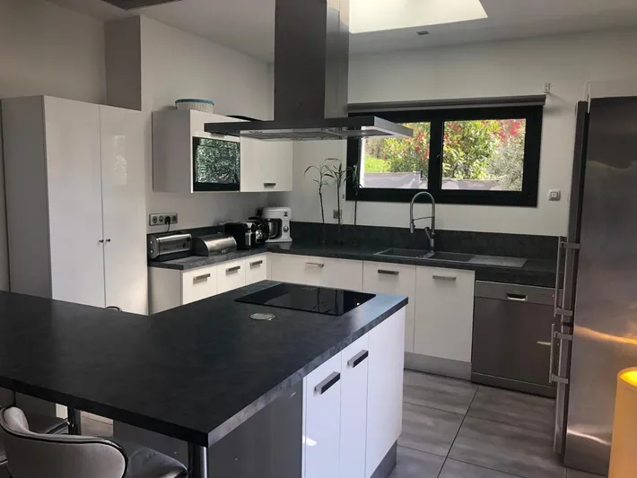Chalet para 8 personas, con terraza y piscina - 1