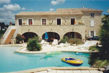 Gîte pour 4 personnes, avec jardin à Saint-Julien-de-Peyrolas