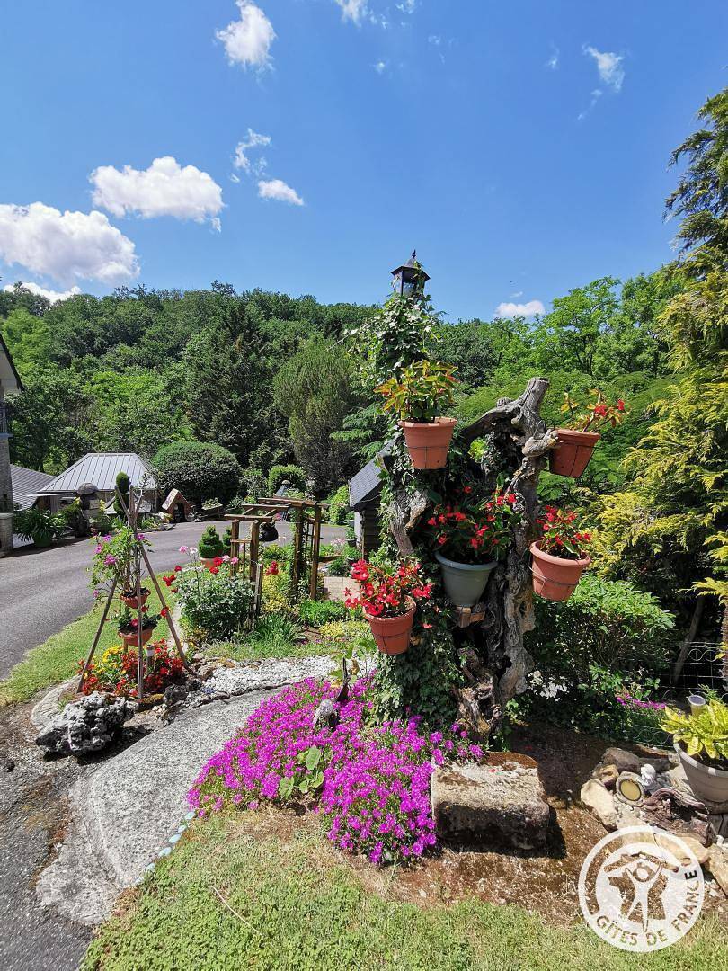 Charmante 2km Chasteaux Gite mit Parkplatz & Garten in Lissac-sur-Couze, Brive-la-Gaillarde und Umgebung