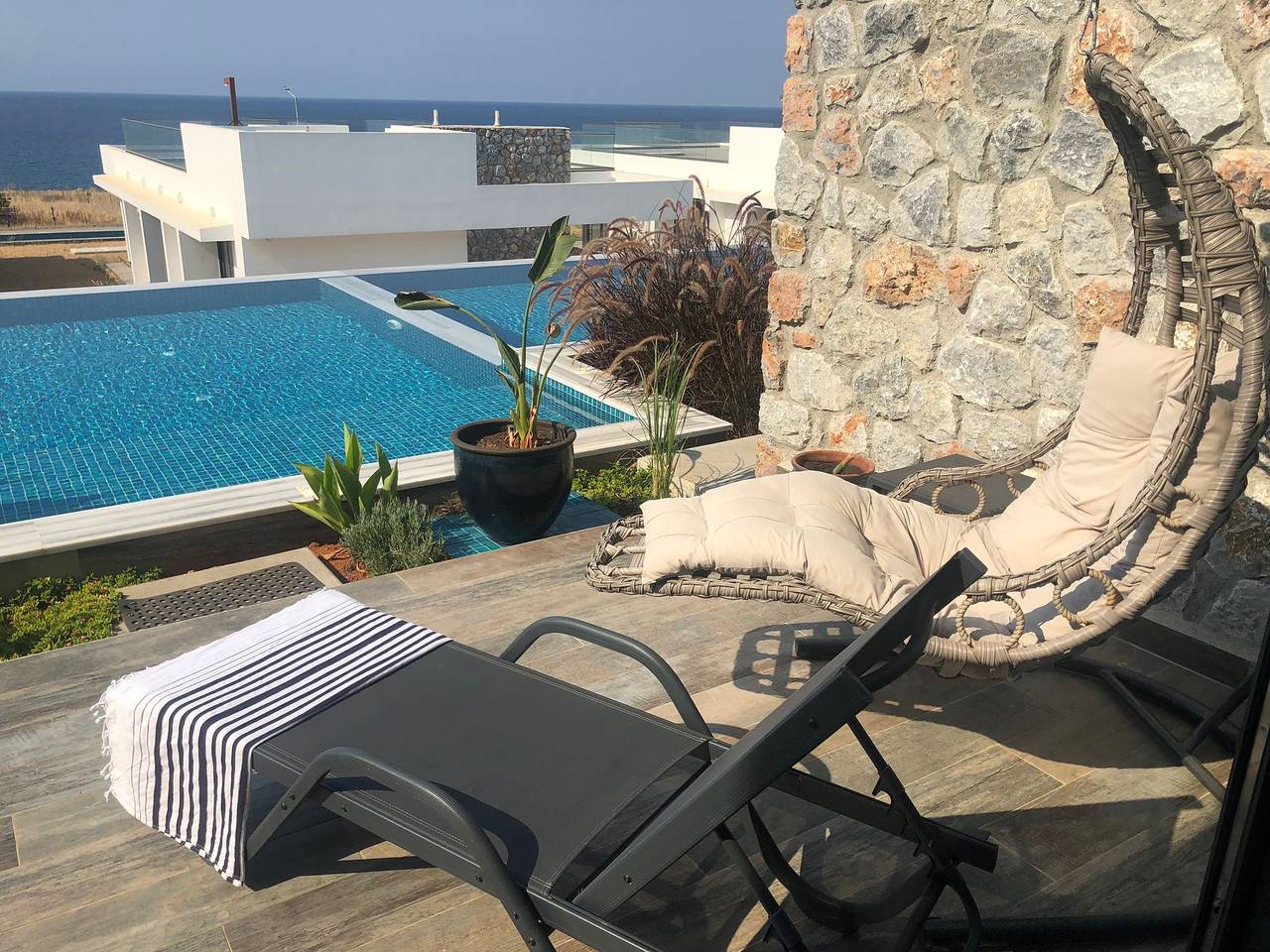 Appartement entier, Oasis en bord de mer avec piscine privée et vue imprenable in Chypre du Nord