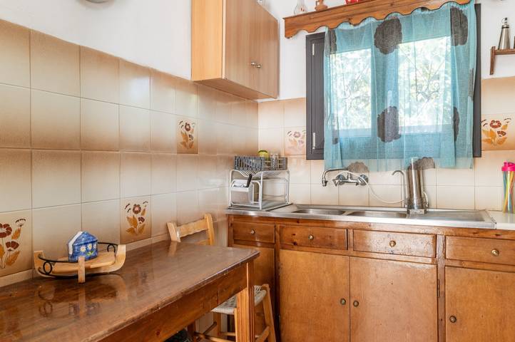 Ferienhaus 'Andros Traditional House' mit Bergblick, privater Terrasse und privatem Garten in Pera Chorio, Andros