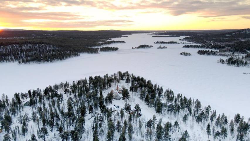 Station pour 2 personnes, avec vue et jardin ainsi que sauna et vue sur le lac dans Laponie