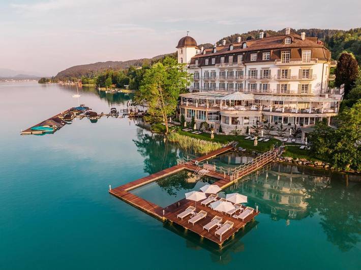 Hotel, mit Terrasse und Whirlpool sowie Garten und Kinderpool