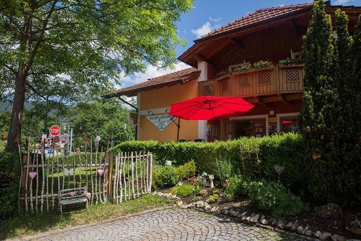 Ganze Ferienwohnung, Sixt Martina - Ferienwohnung mit Blick zum Hohen Bogen mit Terrasse (50qm) für 4 Personen in Lam, Ostbayern