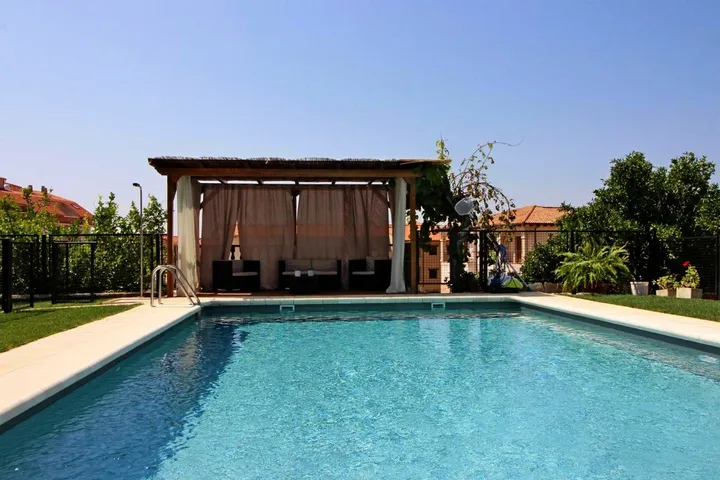 Maison de vacances pour 10 personnes, avec vue ainsi que piscine et jardin, animaux acceptés - 1