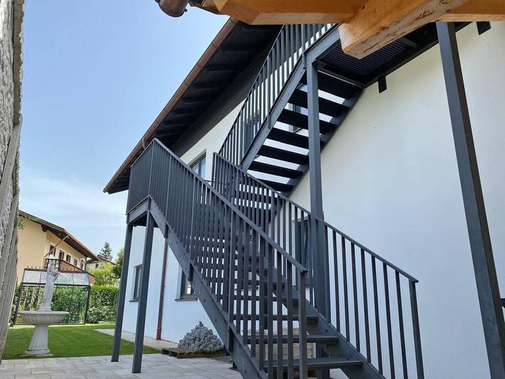 Ferienwohnung Alpenblick.Hoch3 - Alpenblick.Hoch3 holiday flat with two separate bedrooms and three balconies facing east-south-west