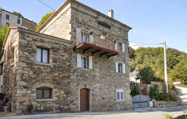 Cottage pour 4 personnes, avec terrasse à Vivario
