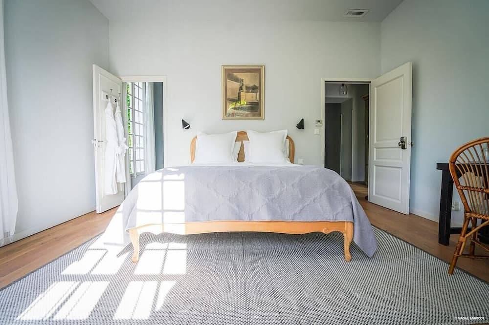 Villa-Eigenes Badezimmer-Deluxe-Blick auf das Wahrzeichen-Villa N1 St Emilion in Saint-Émilion, Libourne und Umgebung