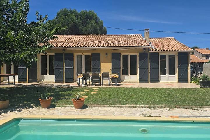 Location de vacances pour 5 personnes, avec Jardin à Bédarrides