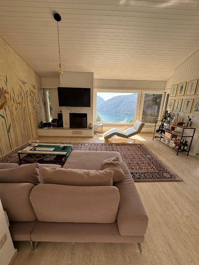 Chalet para 4 personas, con Balcón y Terraza además de Piscina y Vistas en Lugano