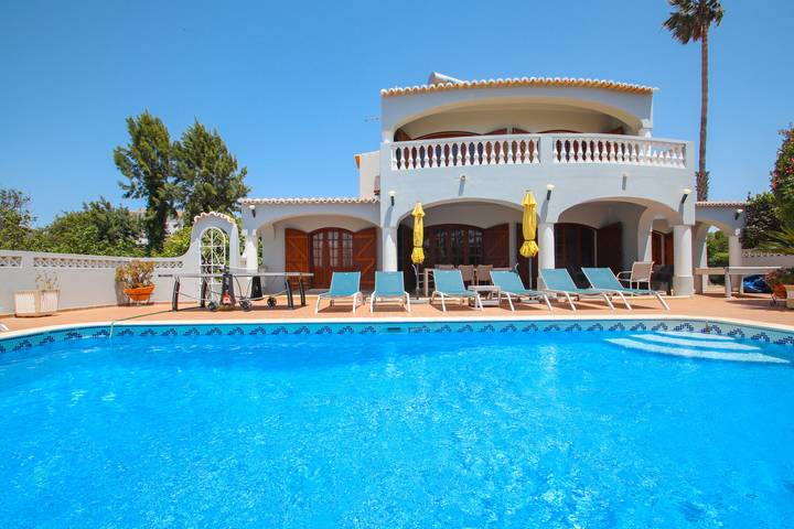 Villa Isabel in Carvoeiro, Distrito de Faro