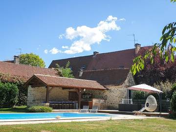 Gîte pour 10 personnes, avec terrasse ainsi que jardin et piscine à BIO