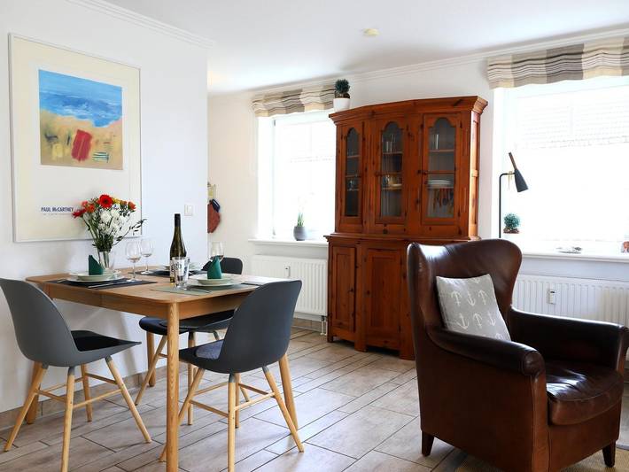Ganze Wohnung, Moderne 2-Zimmer-Wohnung im Friesenstil mit Balkon in Wenningstedt in Nordfriesische Inseln (Schleswig-Holstein) (Schleswig-Holstein), Wenningstedt