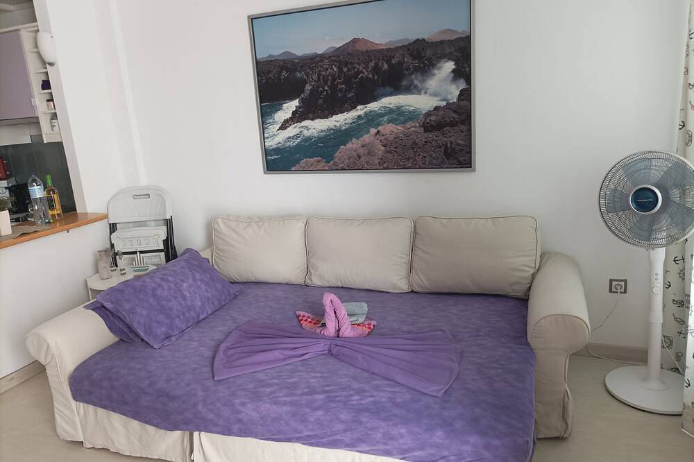 Ganze Wohnung, Schöne Wohnung in einem fantastischen Gebäude am Meer, mit 4 Pools,eine Bar,Wifi in Playa Paraíso, Adeje