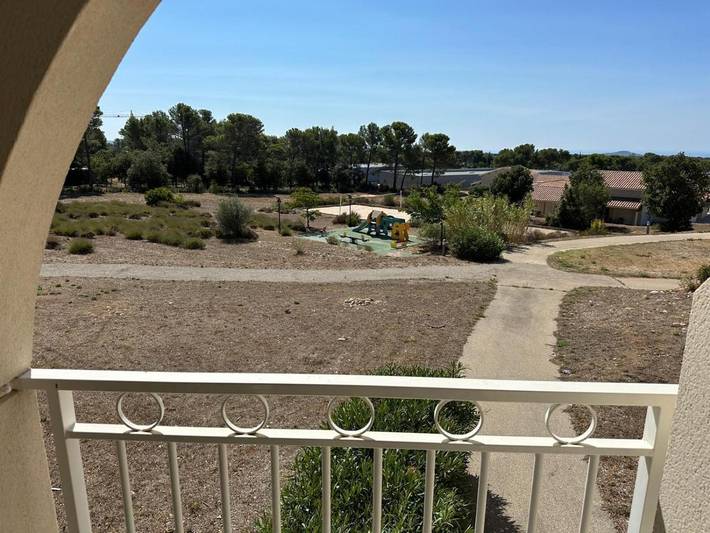 Location de vacances pour 2 personnes, avec balcon et piscine ainsi que jardin et jacuzzi dans Circuit Paul-Ricard - 2