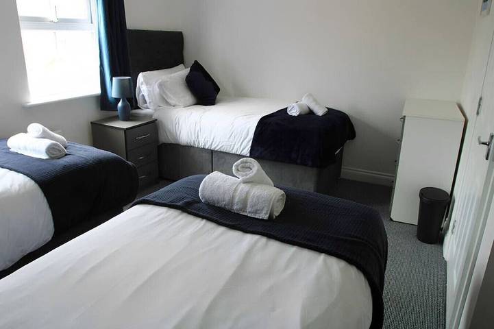2ndHomeStays I Bilston I Contractor-Friendly House in Wolverhampton, Birmingham y alrededores