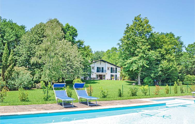 Ferienhaus für 10 Personen, mit Garten und Terrasse sowie Pool, mit Haustier - 1