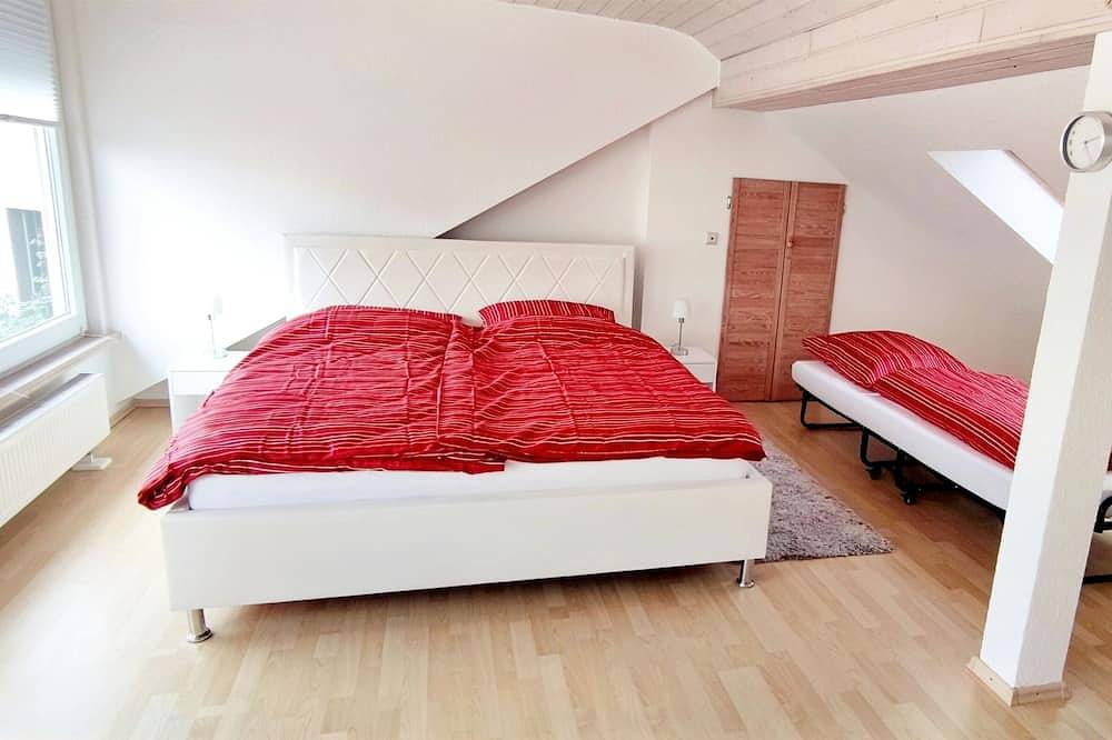 Gemütliches Gästehaus am Park, 2 Zimmer Maisonette inkl. Küche, Arbeitsplatz, Parkplatz in Rastatt, Nordschwarzwald