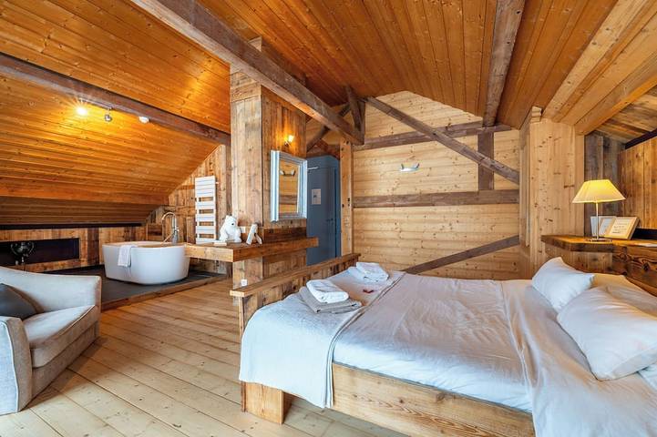 Chalet-Sixtine, La Clusaz, 4*, 600m², 15 personnes, jacuzzi in Saint-Jean-de-Sixt, Région d'Annecy