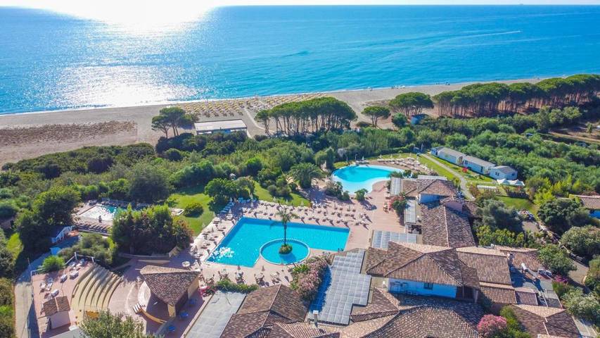 Hotel für 5 Personen, mit Garten und Whirlpool sowie Kinderpool und Pool
