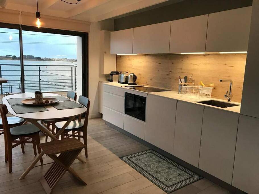 Two-Bedroom House in Landéda, Région de Brest