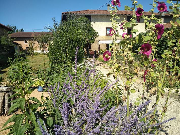 Gîte pour 8 personnes, avec terrasse et jardin dans Cras-sur-Reyssouze