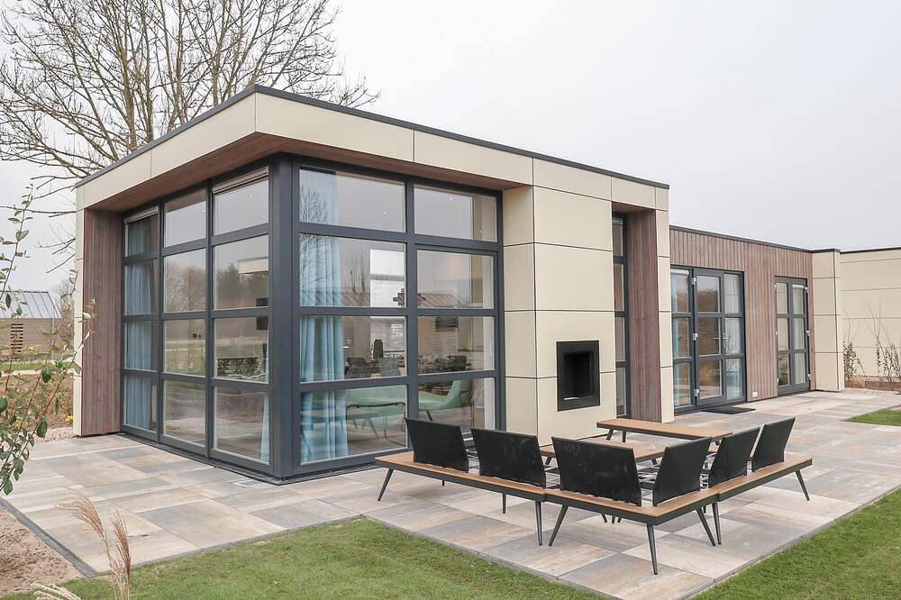 Chalet mit 2 Schlafzimmern und einer Terrasse in IJssel