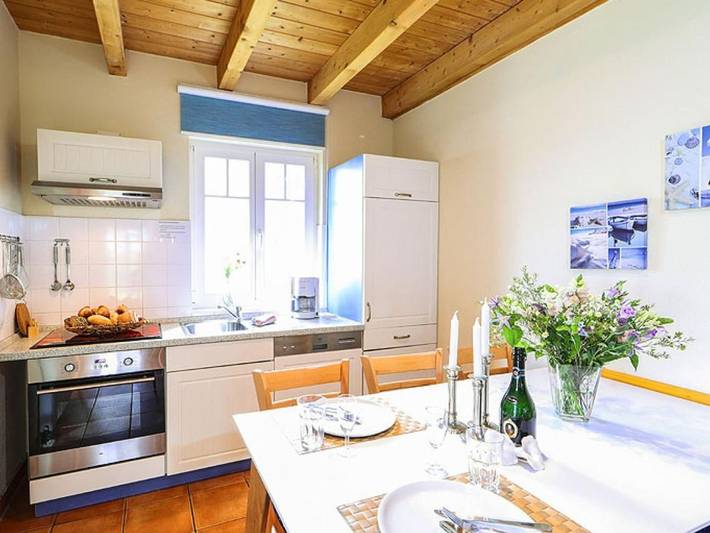 Ferienhaus für 6 Personen, mit Terrasse und Garten in Nienhagen - 4