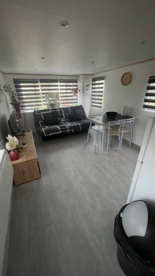 Camping pour 4 personnes, avec Terrasse ainsi que Jardin et Vue