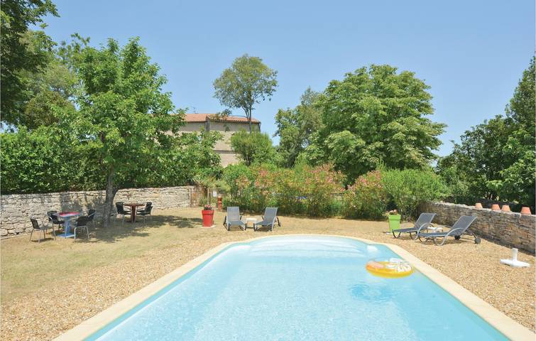 Location de vacances pour 5 personnes, avec terrasse et piscine à Barjac - 4
