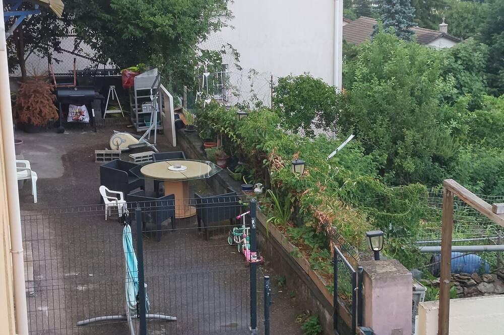 Entire apartment, Fully equipped studio. Welcome to Seamora in Saint-Étienne, Pilat Regional Nature Park