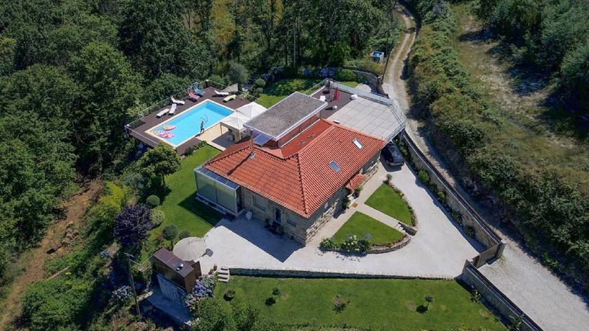 Casa rural para 8 personas, con jardín además de terraza y vistas al lago en Mosteiro - 2