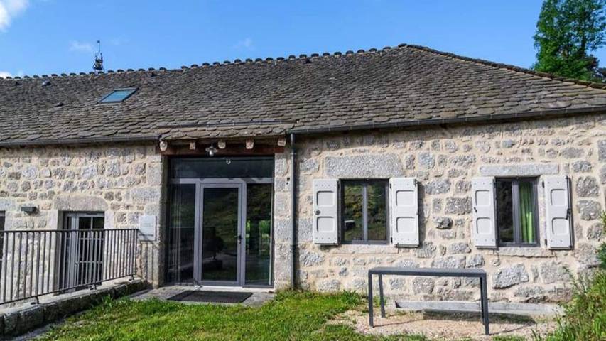 Appartement de vacances pour 7 personnes, avec jardin ainsi que piscine et sauna, animaux acceptés