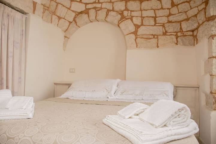 Trullo Panoramico- Micele Holiday Houses in Locorotondo, Province de Bari