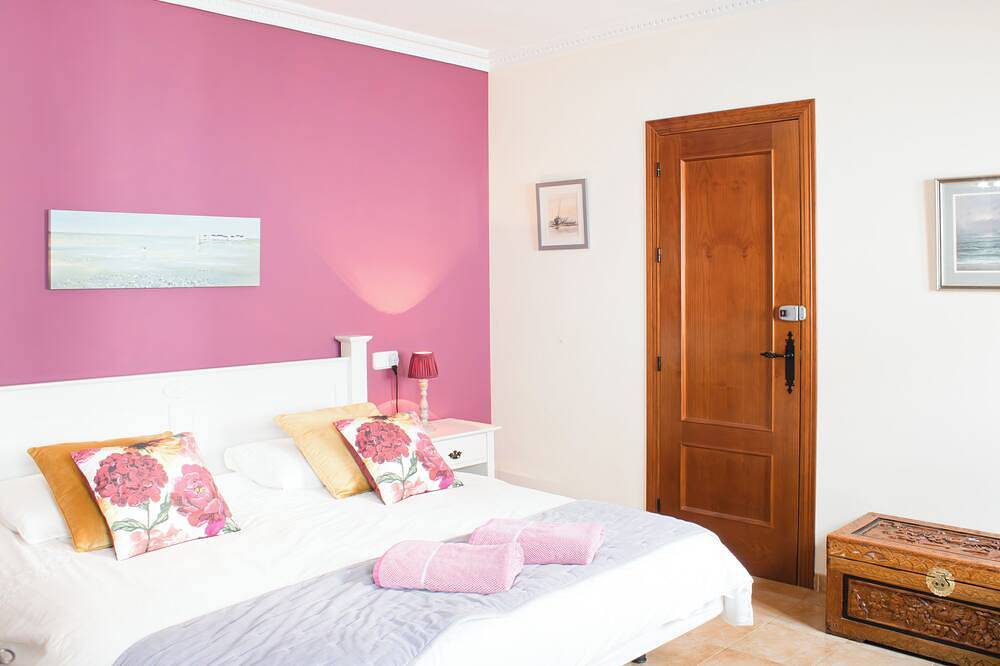 Casa Roble B&B Frigiliana in Cómpeta, Málaga Province