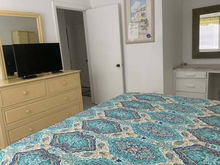 Vacation rental for 4 people, with yard and pool in Lido Key