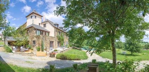 Maison d’hôte pour 2 personnes, avec jardin ainsi que terrasse et vue à Tauriac-de-Naucelle