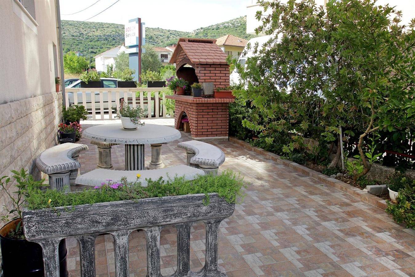 Apartamento entero, Apartamento de una habitación con balcón y vista al mar Trogir A-24168-a in Trogir, Condado de Split-Dalmacia