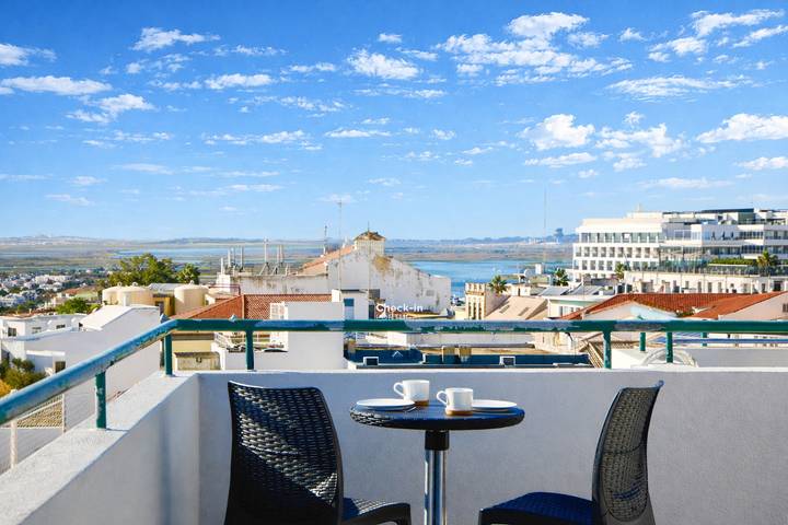 Apartamento de férias para 6 pessoas, com terraço em Faro