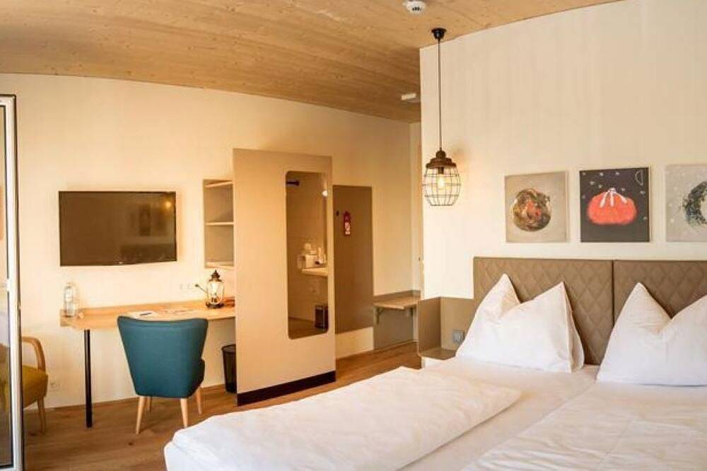 Doppelzimmer Parkseite, Dusche, Wc - Hotel Katamaran in Rust (Burgenland), Leithaberg