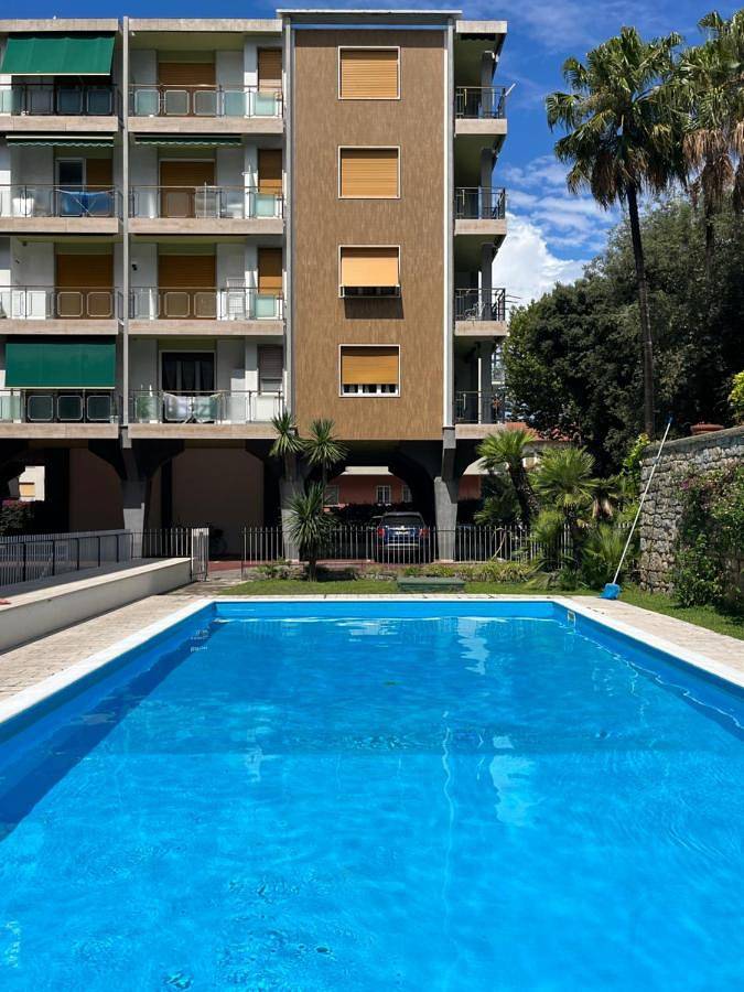 Ferienwohnung für 5 Personen, mit Balkon und Garten sowie Pool